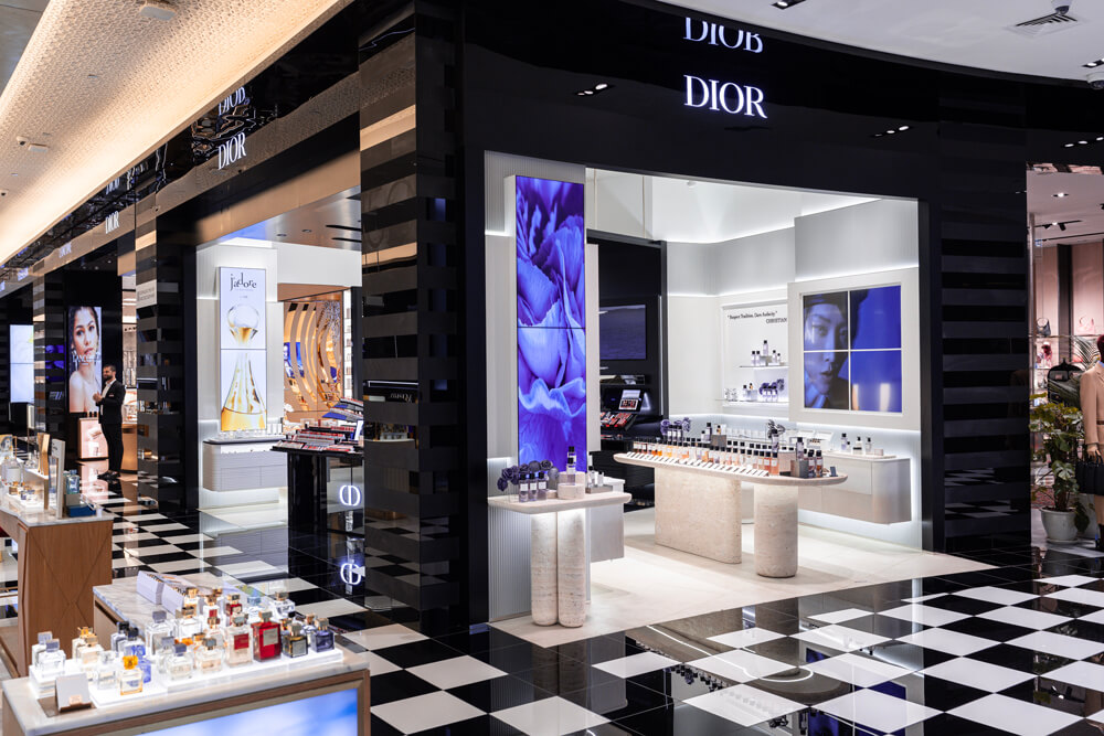 UAE THE DUBAI MALL BLOOMINGDALES