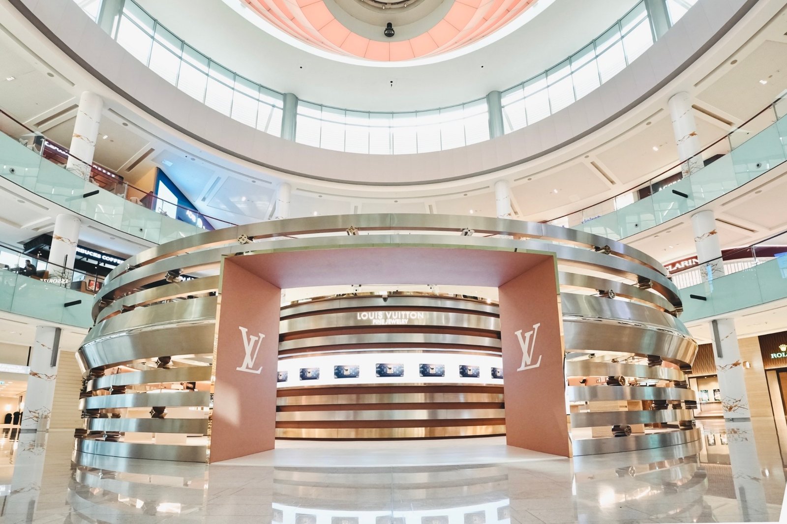 Louis Vuitton Fine Jewelry circular pop-up store by SignWorks